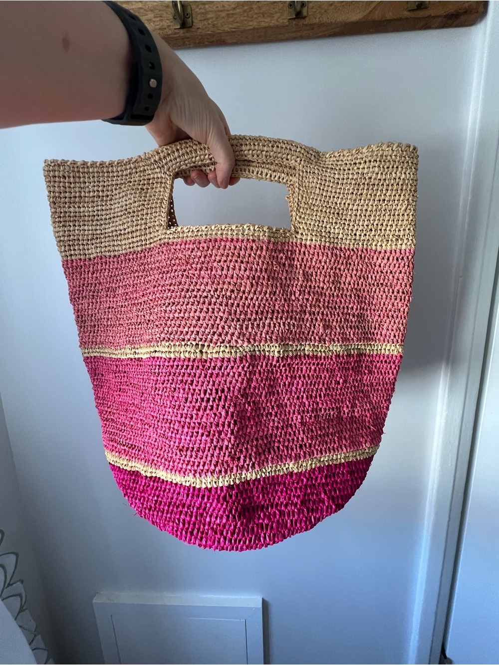 MAR Y SOL Handmade Camden Ombré Pink Raffia Straw Tote